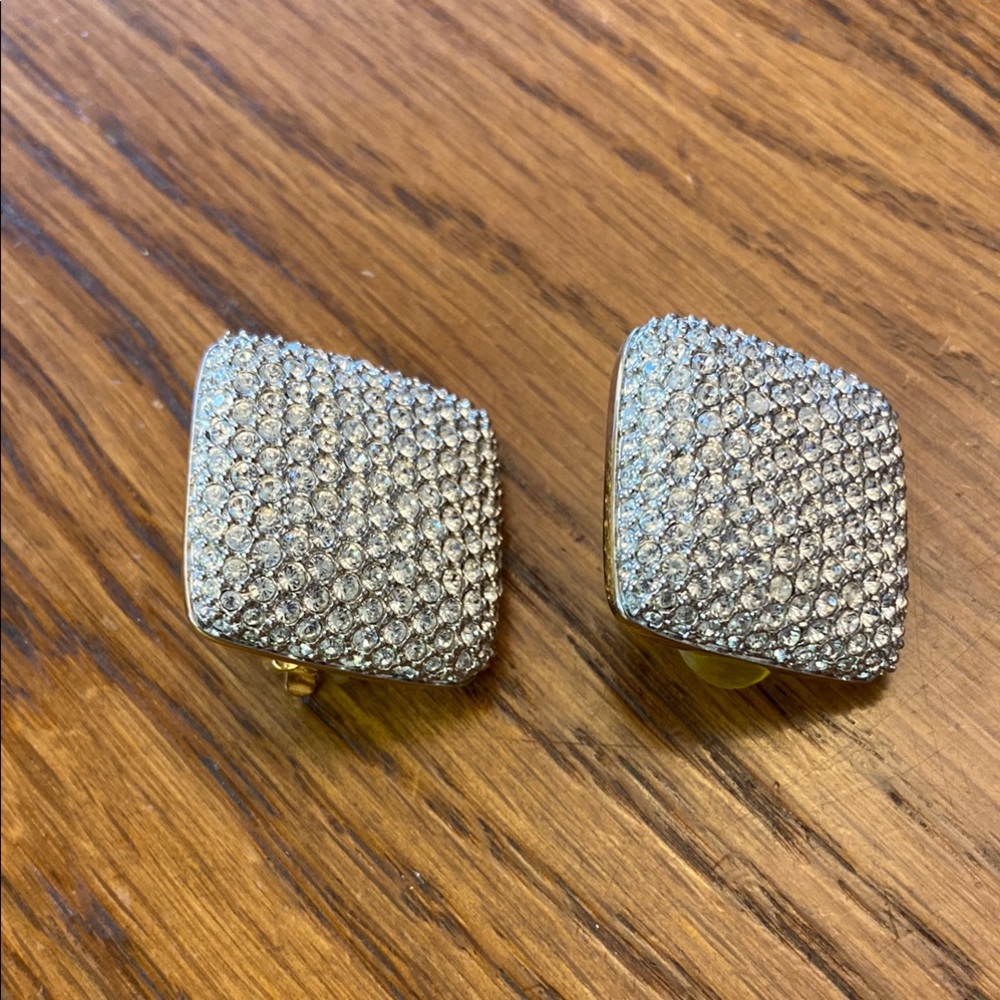 Swarovski Silver Pave Crystal Earrings! 🩷🩷🩷🩷 Beautiful! Classy Clip on Vintage 💎